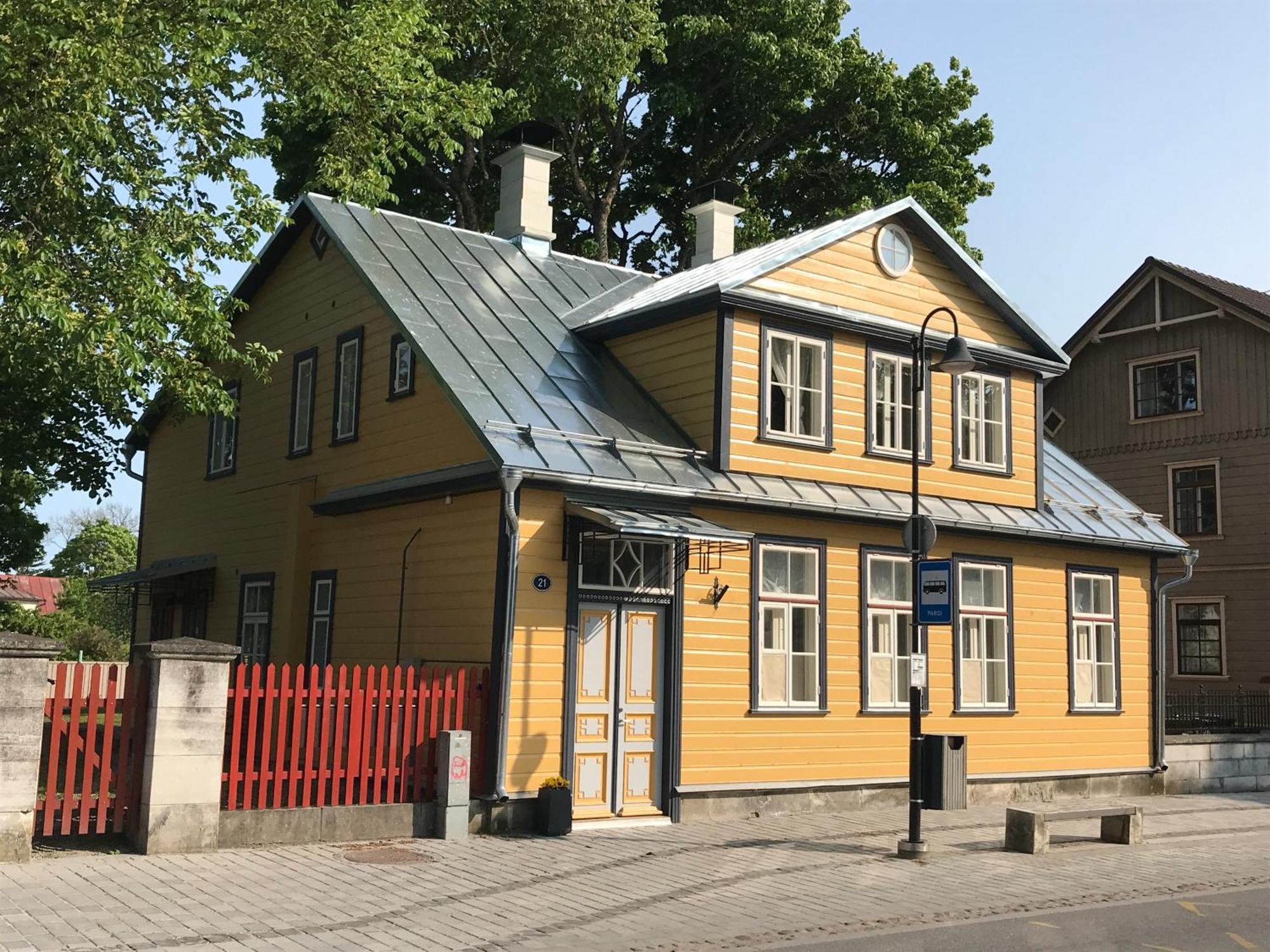 Lossi Apartment Kuressaare Exterior photo